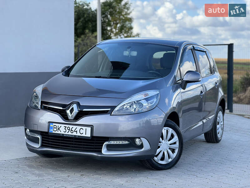 Минивэн Renault Scenic 2013 в 