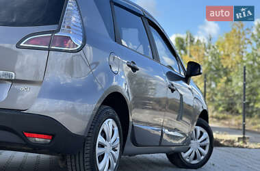 Минивэн Renault Scenic 2013 в 
