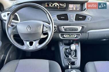 Минивэн Renault Scenic 2014 в 