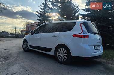 Минивэн Renault Scenic 2010 в 