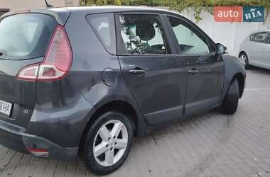 Минивэн Renault Scenic 2010 в 