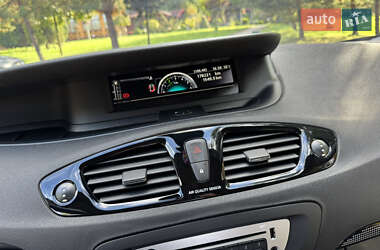 Минивэн Renault Scenic 2013 в 