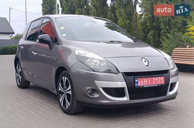 Минивэн Renault Scenic 2011 в 