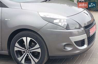 Минивэн Renault Scenic 2011 в 