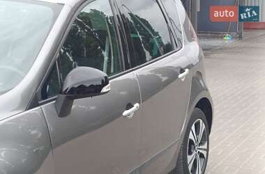 Минивэн Renault Scenic 2011 в 