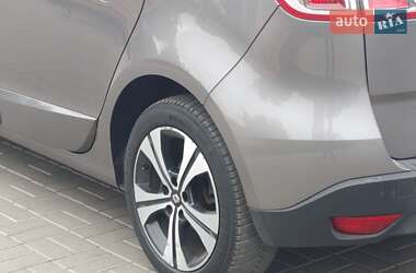 Минивэн Renault Scenic 2011 в 