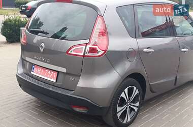 Минивэн Renault Scenic 2011 в 