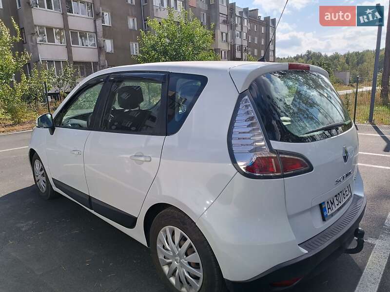 Минивэн Renault Scenic 2012 в Малине