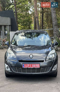 Минивэн Renault Scenic 2009 в 