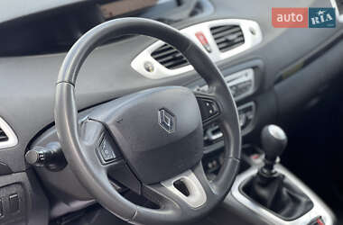 Минивэн Renault Scenic 2009 в 