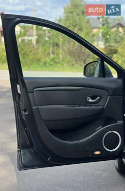 Минивэн Renault Scenic 2009 в 