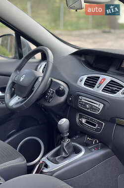 Минивэн Renault Scenic 2009 в 