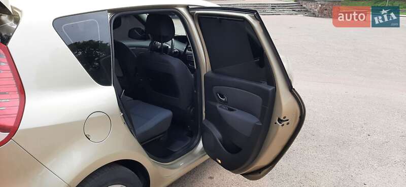 Минивэн Renault Scenic 2011 в Овруче