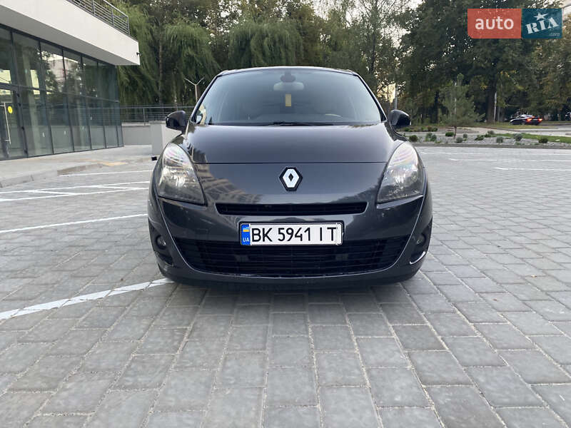 Минивэн Renault Scenic 2011 в Ровно