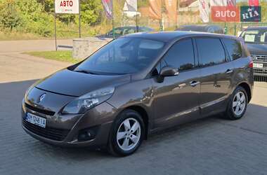 Минивэн Renault Scenic 2010 в 