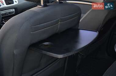Минивэн Renault Scenic 2010 в 