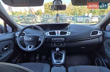 Минивэн Renault Scenic 2010 в 