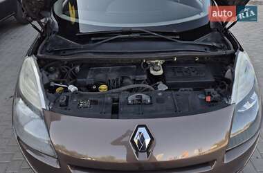 Минивэн Renault Scenic 2010 в 
