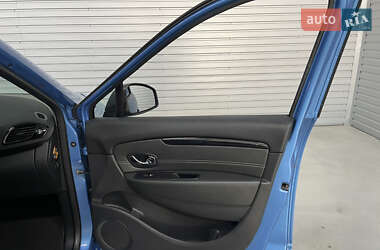 Минивэн Renault Scenic 2013 в 