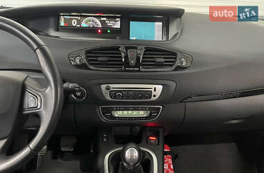 Минивэн Renault Scenic 2013 в 
