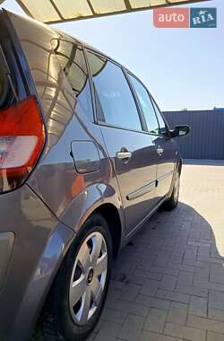 Минивэн Renault Scenic 2004 в 