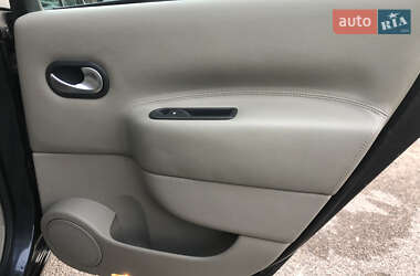 Минивэн Renault Scenic 2005 в 