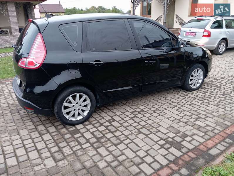 Минивэн Renault Scenic 2011 в Калуше