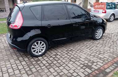 Минивэн Renault Scenic 2011 в 