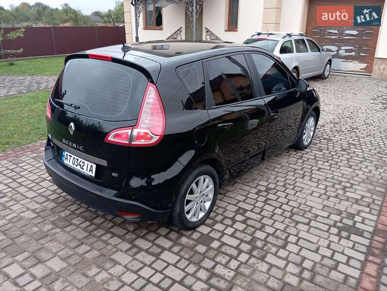 Минивэн Renault Scenic 2011 в Калуше