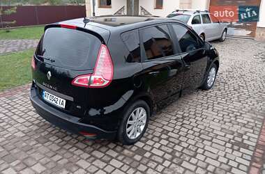 Минивэн Renault Scenic 2011 в 