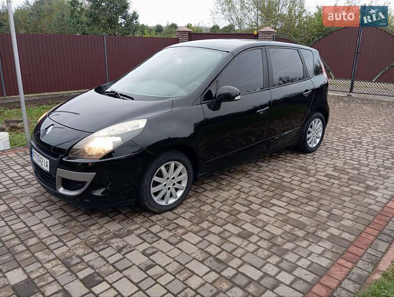 Минивэн Renault Scenic 2011 в Калуше