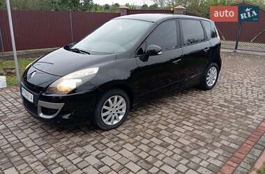 Минивэн Renault Scenic 2011 в 