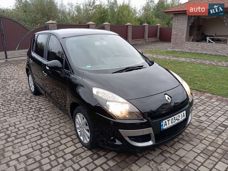 Минивэн Renault Scenic 2011 в Калуше