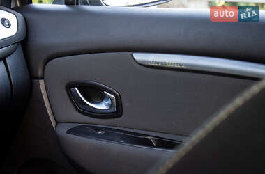 Минивэн Renault Scenic 2010 в 