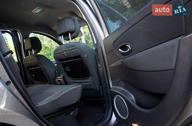Минивэн Renault Scenic 2010 в 