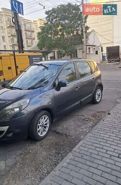 Минивэн Renault Scenic 2010 в 