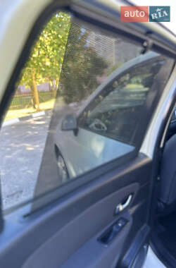 Минивэн Renault Scenic 2009 в 