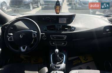 Минивэн Renault Scenic 2012 в 