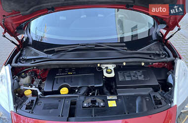 Минивэн Renault Scenic 2011 в 
