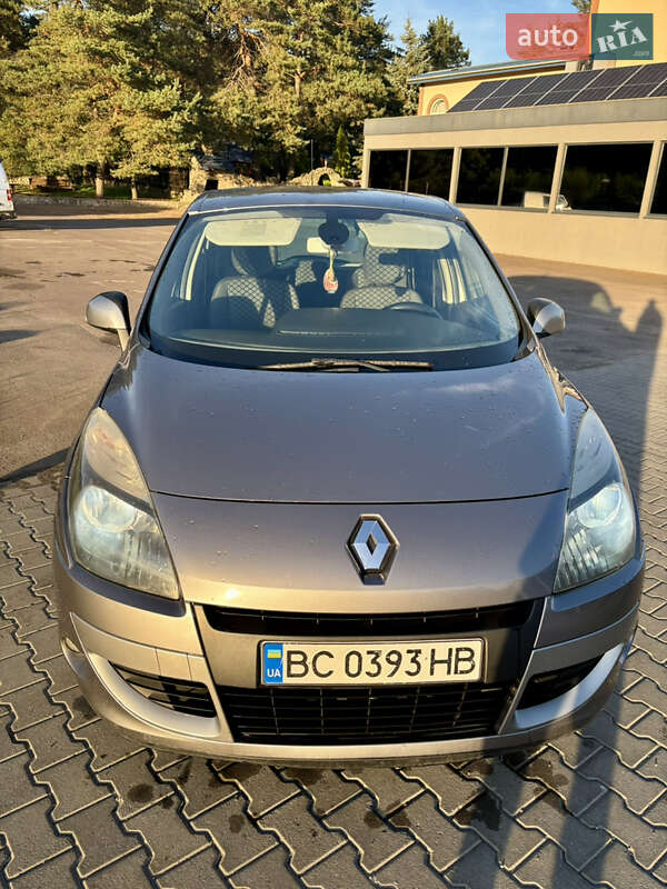 Минивэн Renault Scenic 2011 в Судовой Вишне