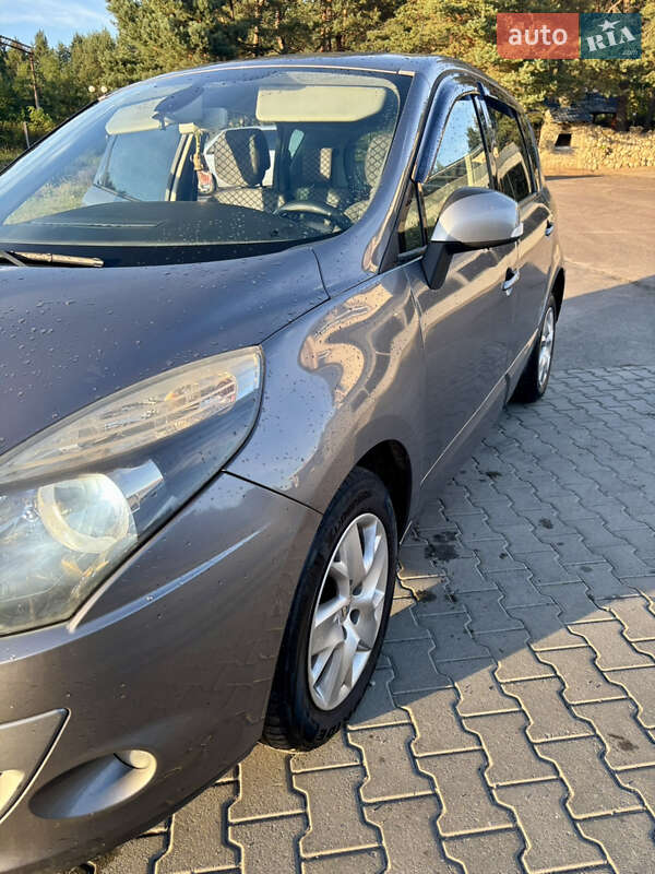 Минивэн Renault Scenic 2011 в Судовой Вишне
