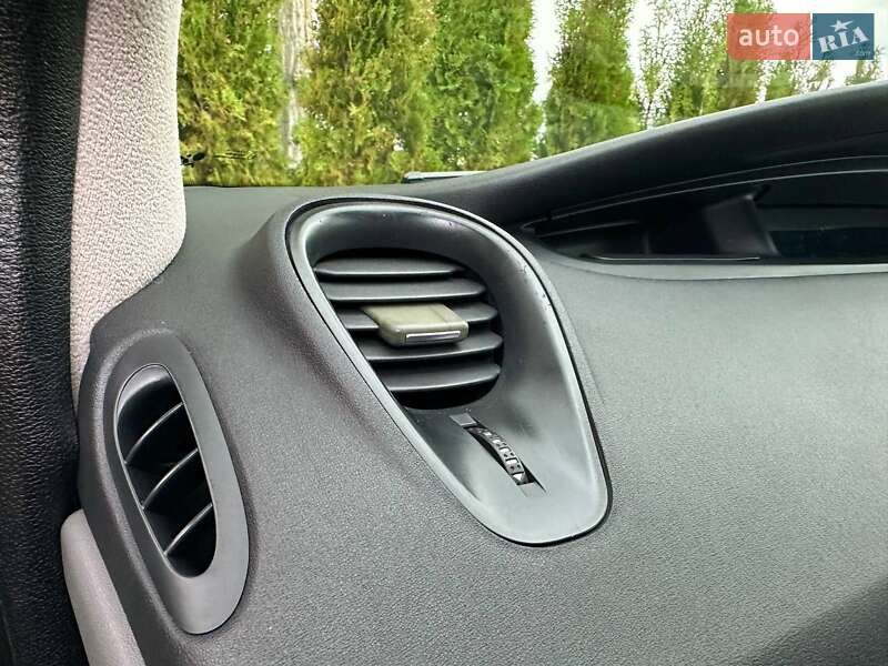 Минивэн Renault Scenic 2005 в Полтаве