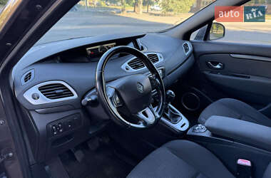 Минивэн Renault Scenic 2010 в 
