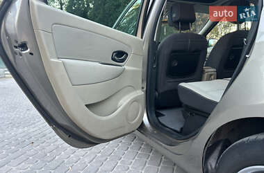 Минивэн Renault Scenic 2011 в 