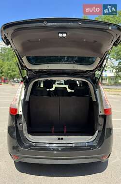 Минивэн Renault Scenic 2009 в 