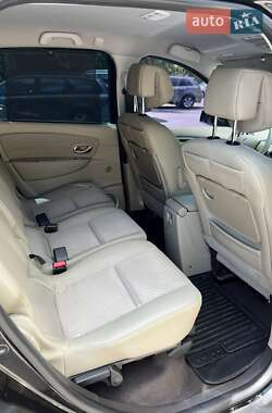 Минивэн Renault Scenic 2009 в 