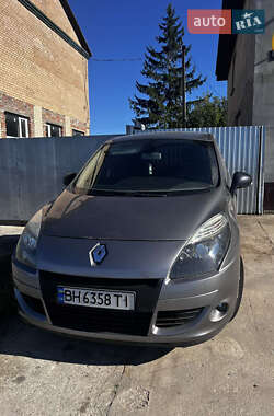 Минивэн Renault Scenic 2009 в 
