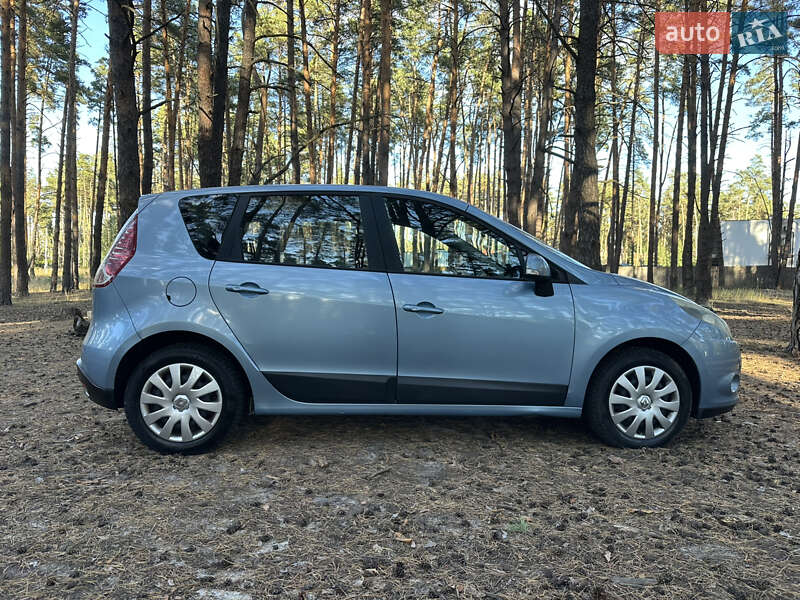 Минивэн Renault Scenic 2010 в Киеве