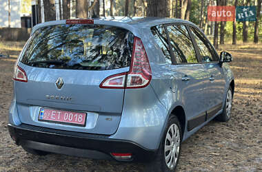 Минивэн Renault Scenic 2010 в 