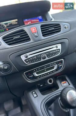Минивэн Renault Scenic 2010 в 